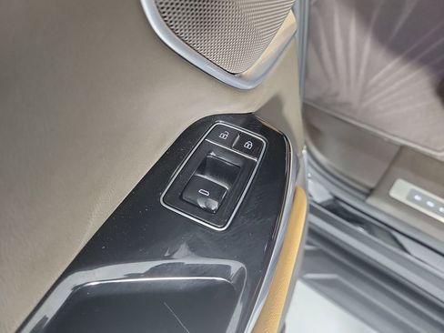 Certified 2025 Cadillac Escalade Premium Luxury image 14