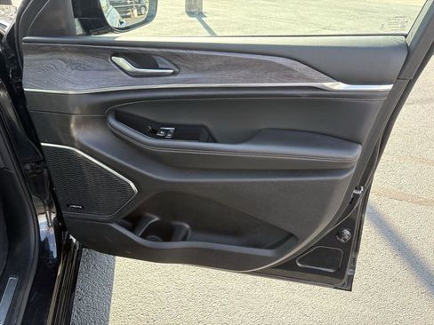 Used 2023 Jeep Grand Cherokee L Overland image 23