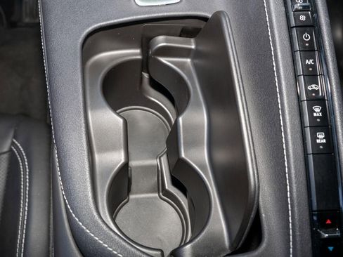 Used 2023 Chevrolet Corvette Stingray Coupe w/ Z51 Performance Package RWD image 18