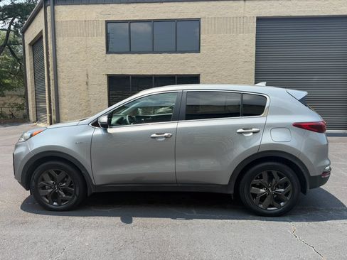 Used 2022 Kia Sportage LX w/ LX AWD Value Edition Package image 3