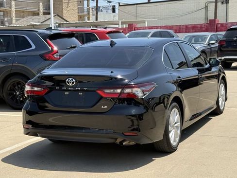 Used 2022 Toyota Camry LE FWD image 4