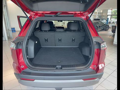 Certified 2025 Chevrolet Equinox LT FWD image 10
