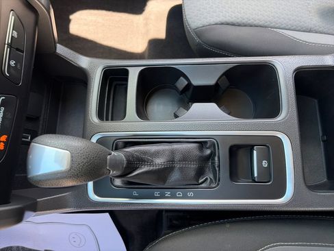 Used 2017 Ford Escape SE FWD image 23