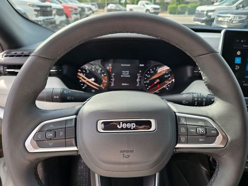 Used 2025 Jeep Compass Limited AWD/4WD image 20
