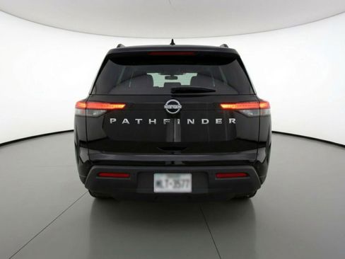 Used 2025 Nissan Pathfinder SV image 7