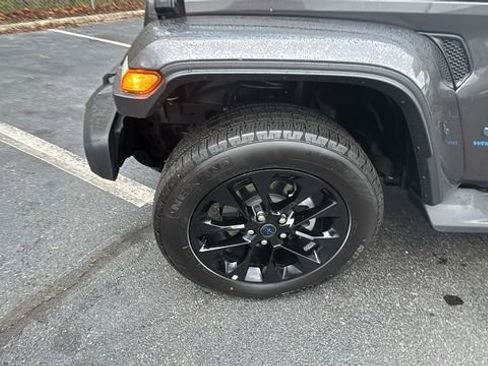 Used 2025 Jeep Wrangler Unlimited Sahara image 35