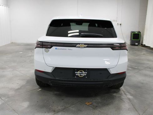 New 2026 Chevrolet Equinox EV LT image 8