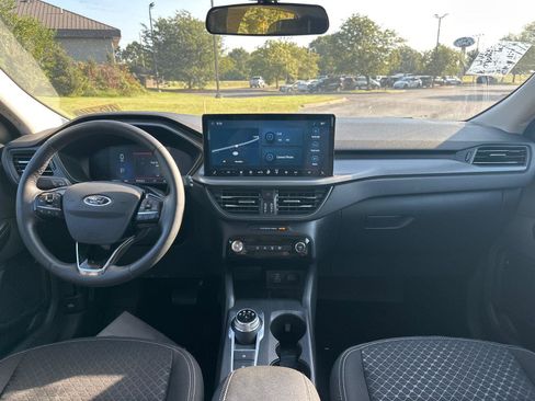 Used 2024 Ford Escape Active w/ Tech Pack #1 AWD/4WD image 2