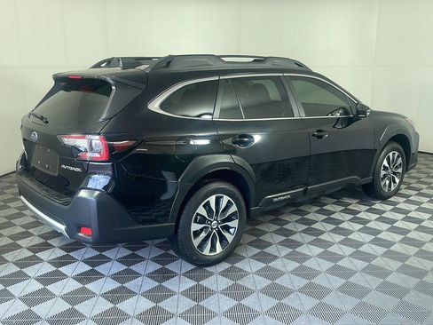 Used 2025 Subaru Outback Limited AWD/4WD image 6