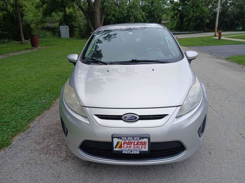 Used 2011 Ford Fiesta SE w/ 203A Rapid Spec Order Code FWD image 3