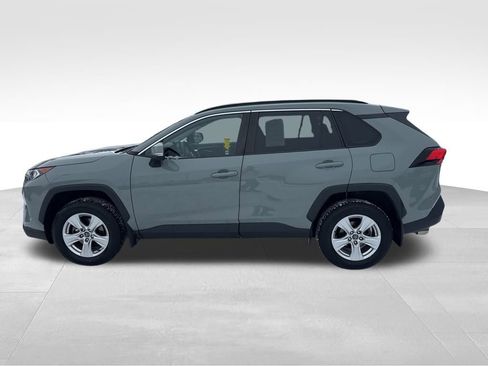 Used 2020 Toyota RAV4 XLE image 2