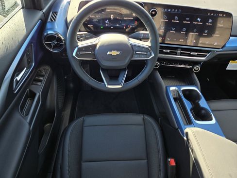 New 2026 Chevrolet Equinox EV LT image 9