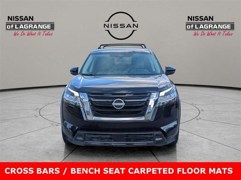 Used 2022 Nissan Pathfinder SV image 2