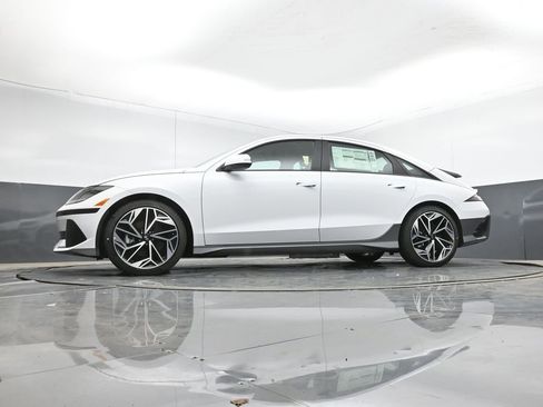 New 2025 Hyundai Ioniq 6 SEL image 11