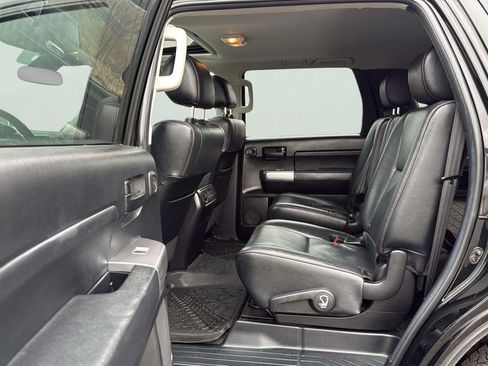 Used 2020 Toyota Sequoia TRD Pro AWD/4WD image 20