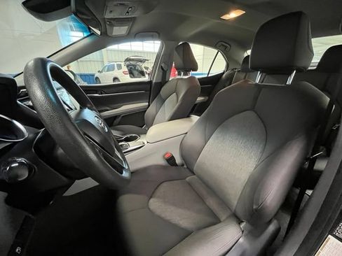 Used 2018 Toyota Camry LE FWD image 21