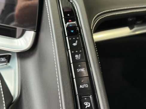 Used 2024 Chevrolet Corvette Stingray Premium Conv w/ Battery Protection Package image 17