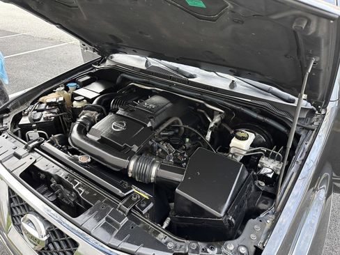 Used 2011 Nissan Frontier SV w/ SV Premium Utility Pkg image 32