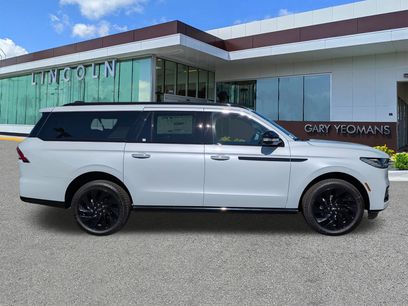 New 2026 Lincoln Navigator L Reserve w/ Jet Appearance Package