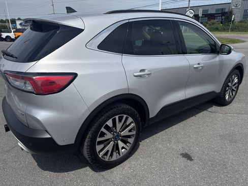 Used 2020 Ford Escape Titanium AWD/4WD image 34