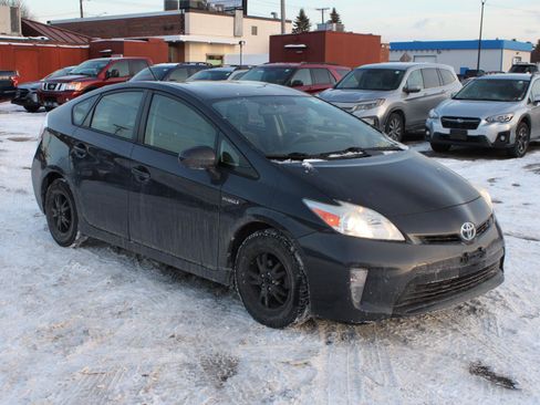 Used 2015 Toyota Prius One image 3