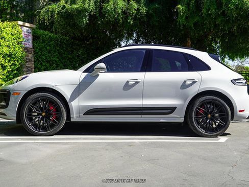 Used 2025 Porsche Macan GTS AWD/4WD image 3
