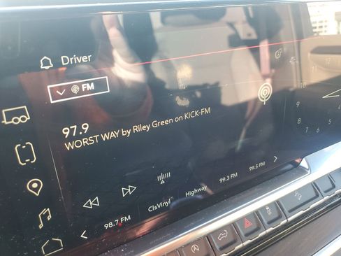 Used 2023 GMC Sierra 1500 SLT w/ SLT Premium Package image 21