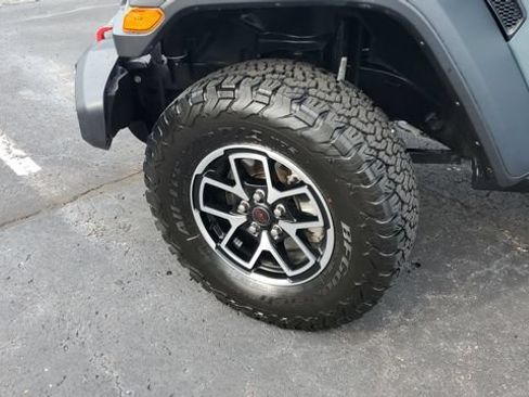 Certified 2026 Jeep Wrangler Unlimited Rubicon AWD/4WD image 4