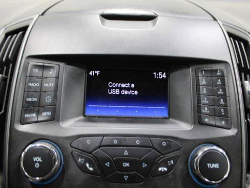 Used 2015 Ford Edge SE image 15