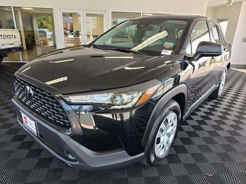 Used 2024 Toyota Corolla Cross L FWD image 7