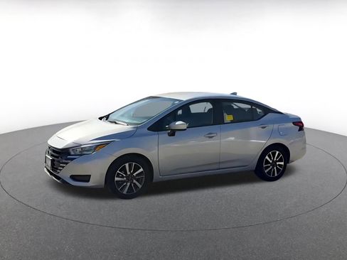 Used 2025 Nissan Versa SV image 8
