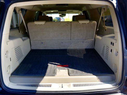 Used 2017 GMC Yukon XL Denali w/ Open Road Package image 18