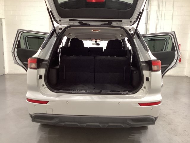 Used 2022 Mitsubishi Outlander ES FWD image 12