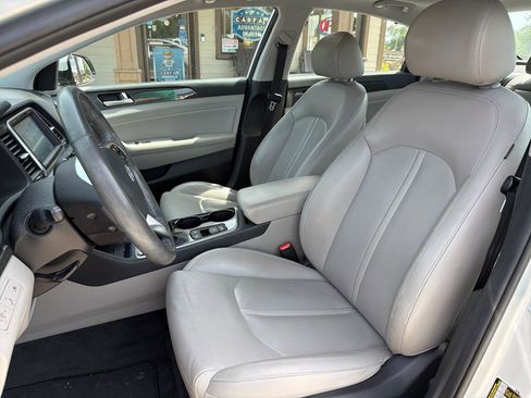 Used 2019 Hyundai Sonata Limited w/ Ultimate Package 02 FWD image 10