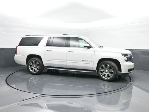 Used 2017 Chevrolet Suburban Premier image 3