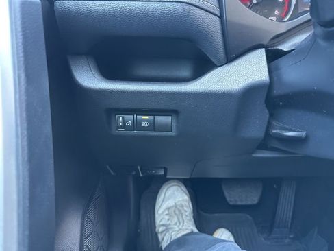 Used 2022 Toyota RAV4 LE image 21