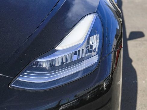 Used 2022 Tesla Model Y Long Range image 6