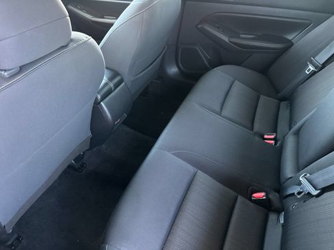 Used 2024 Nissan Altima 2.5 SV FWD image 11