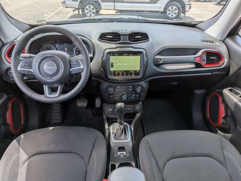 Used 2023 Jeep Renegade Latitude w/ Sun/Sound Group AWD/4WD image 30