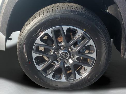 Used 2023 Toyota Tundra Limited w/ Power Package image 18