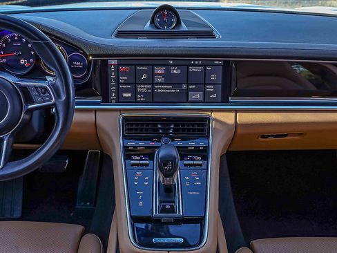 Used 2020 Porsche Panamera 4S w/ Premium Package Plus image 7