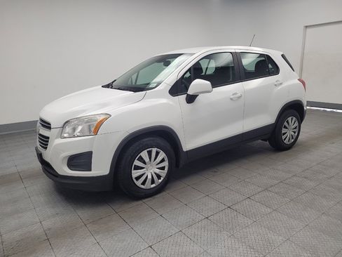 Used 2016 Chevrolet Trax LS FWD image 2
