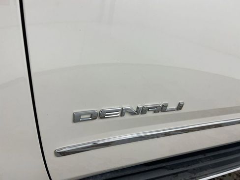 Used 2015 GMC Yukon XL Denali w/ Open Road Package AWD/4WD image 28