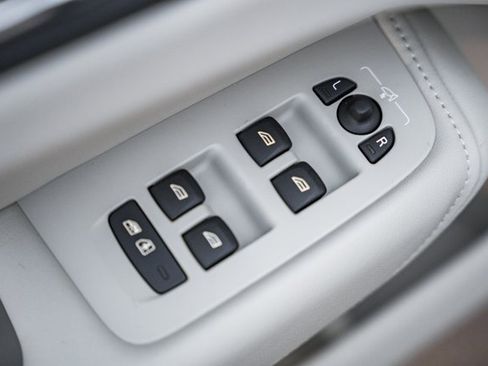 New 2026 Volvo XC60 B5 Ultra w/ Protection Package Premier image 38