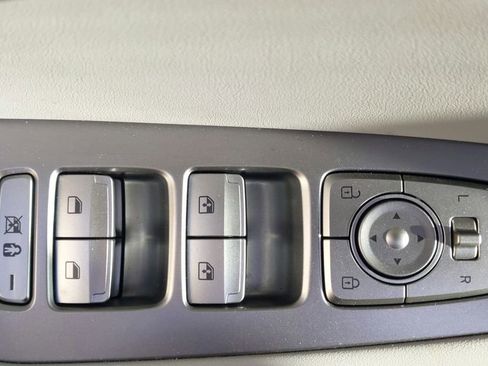 Used 2023 Hyundai Palisade SEL w/ Premium Package image 16