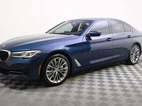 Used 2023 BMW 540i w/ Convenience Package image 2
