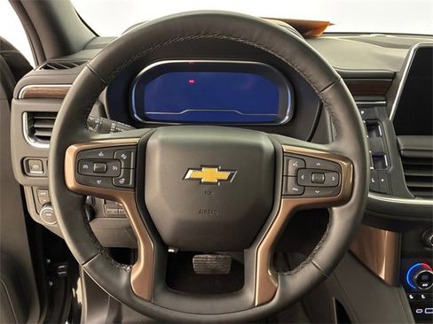 Used 2024 Chevrolet Suburban High Country w/ Premium Package image 22