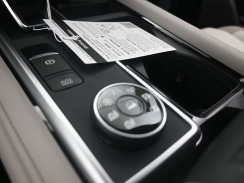 New 2026 Nissan Pathfinder SL image 15