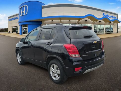 Used 2022 Chevrolet Trax LT w/ Driver Confidence Package image 6