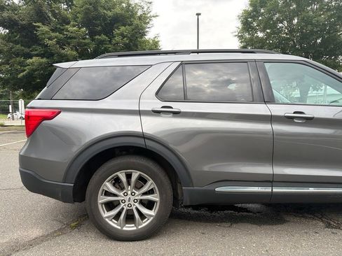 Used 2023 Ford Explorer XLT w/ Equipment Group 202A AWD/4WD image 10